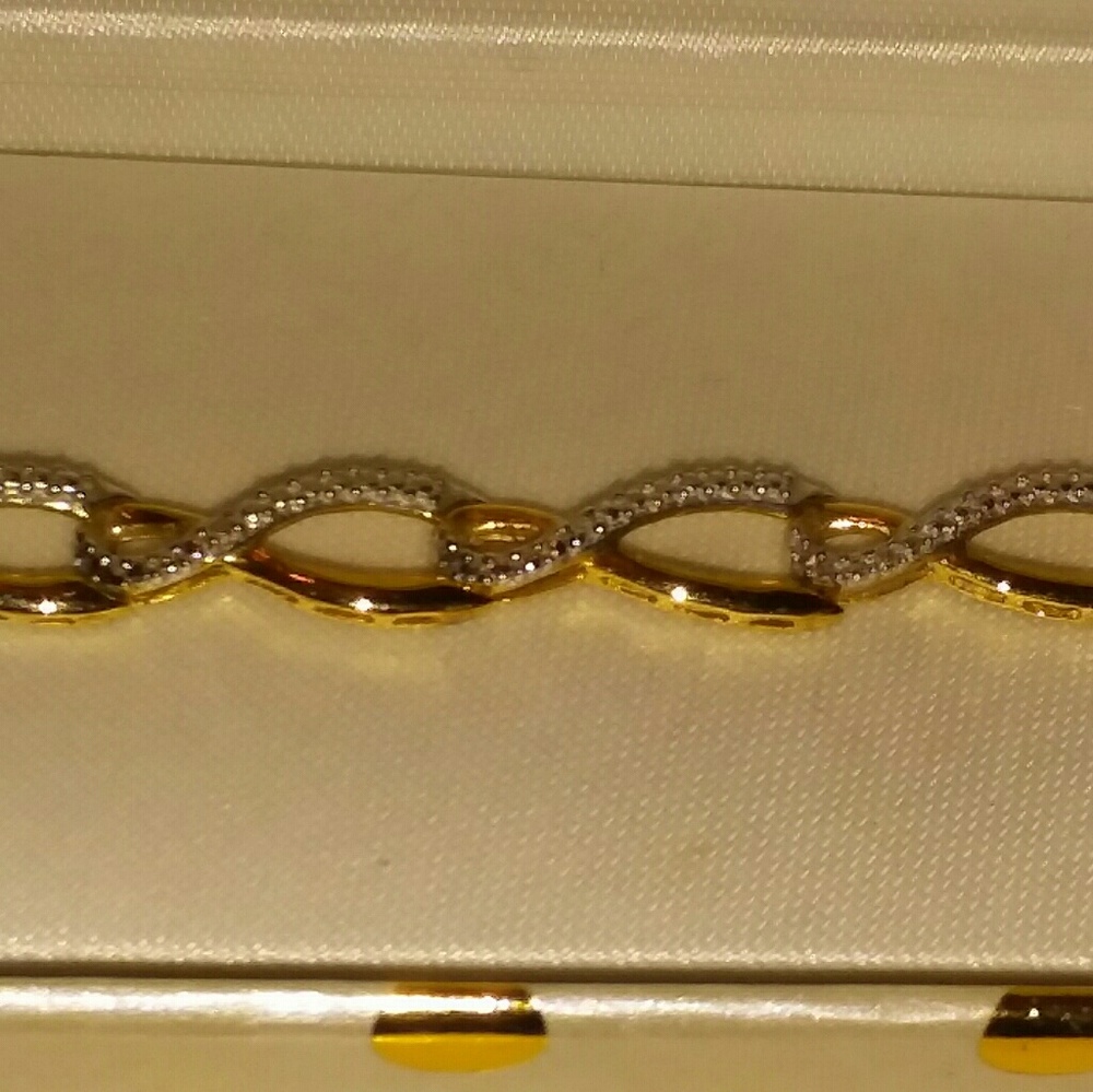 Diamond accent link bracelet